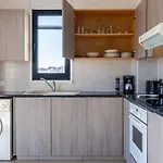 Apartmán Averna - Breezy 2-br & Balcony In Larnaca