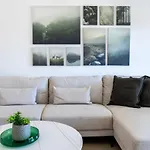 公寓 Averna - Breezy 2-br & Balcony In *