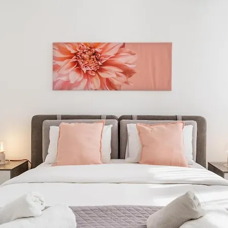公寓 Averna - Breezy 2-br & Balcony In