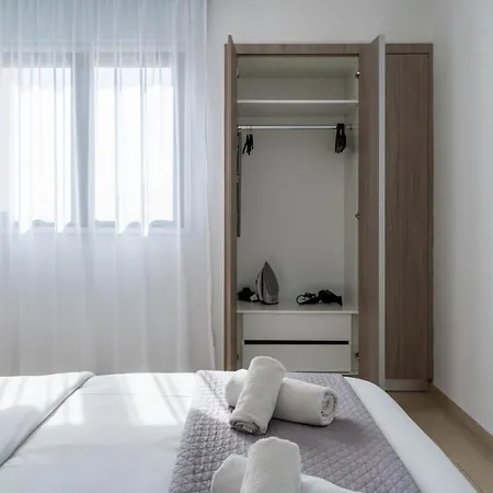 Averna - Breezy 2-br & Balcony In 公寓 *