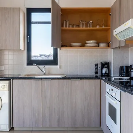 公寓 Averna - Breezy 2-br & Balcony In 拉纳卡